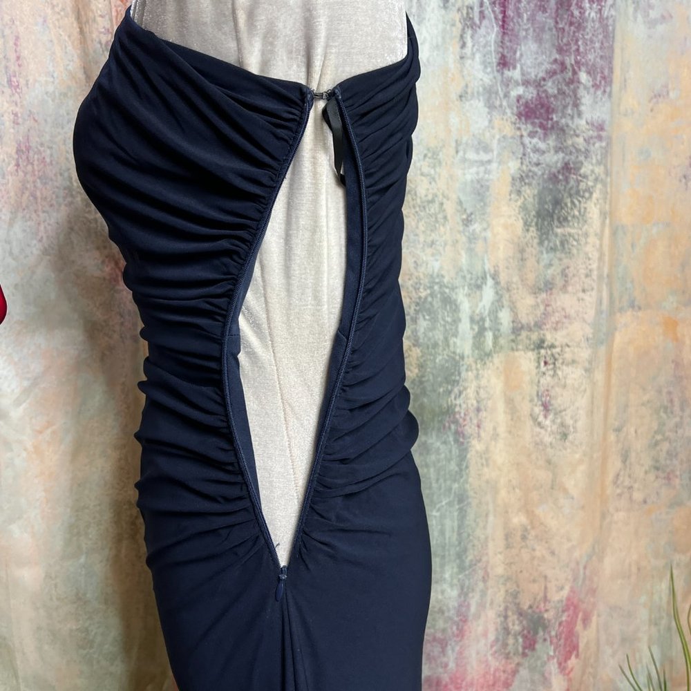 ๐ Betsy & Adam Elegant Form-Fitting Single-Shoulder Silhouette Ball, Prom Gown - Picture 12 of 16